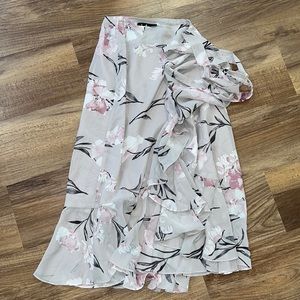 Lulu’s Floral Wrap MIDI Skirt